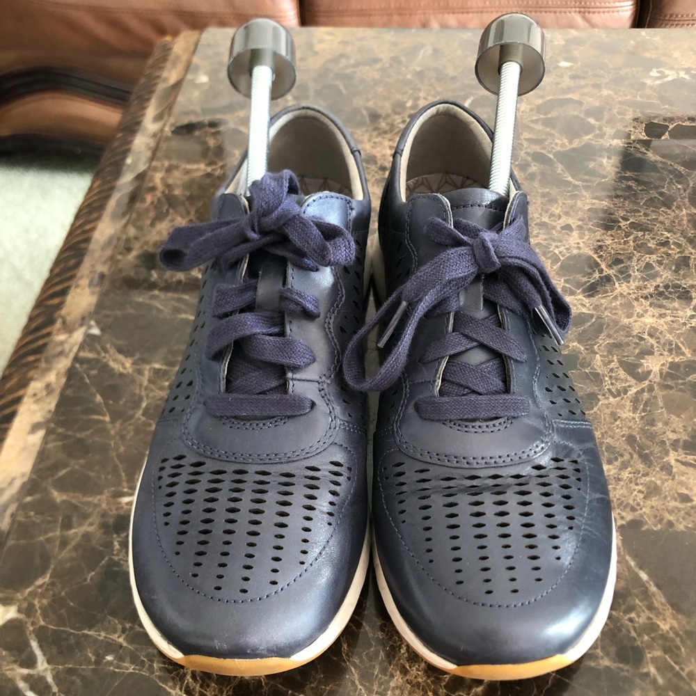 Dansko Charlie Women's Size 40 Size 10 US Perforated Leather Sneaker Blue ($160)